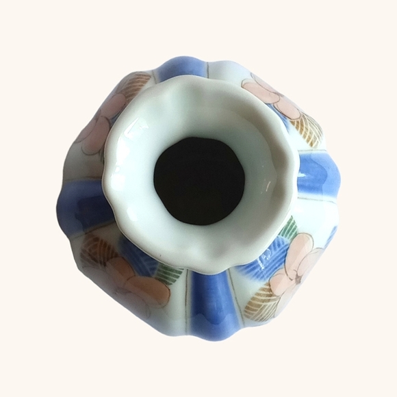 Vintage Handpainted Ceramic Vase Made in Thailand with Floral Print - Picture 9 of 10